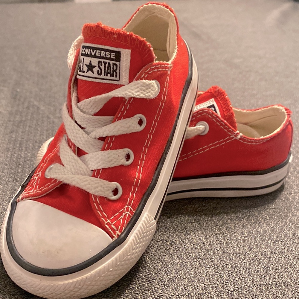 Toddler size 7 red converse all stars low top